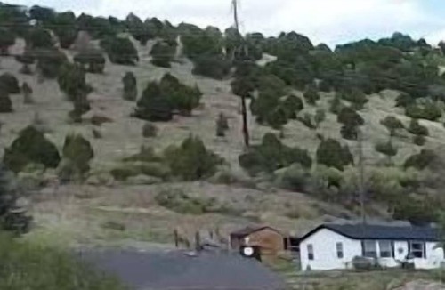 Beaver RV Rental | Park your RV in a 1 acre yard where mule deer and wild turkeys roam daily.