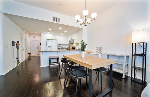 Alhambra Condo | Pasadena · LA Main Attractions · Downtown Main St!