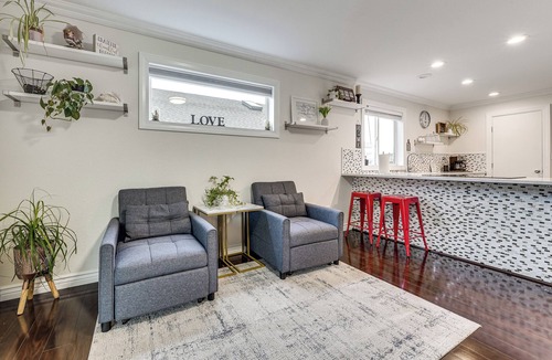 South End House | Patio Oasis! Contemporary Tacoma Hideout