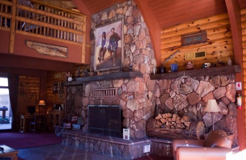 Kohls Ranch Cabin | Payson | Efficient Cabin Stay | Pool + Hot Tub