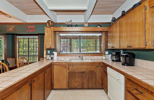 Summit Estates Cabin | Peace Out by Destination Big Bear : Remarkable Dutch Gambrel Only 2 Blocks from Snow Summit! Foosball!