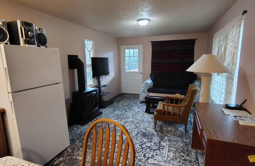 Colville Cottage | Peaceful 1-bedroom cottage with AC in charming Colville