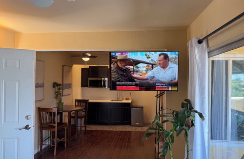 South San Gabriel House | Peaceful 1 Bedroom Retreat in Pleasant Hillside SGV