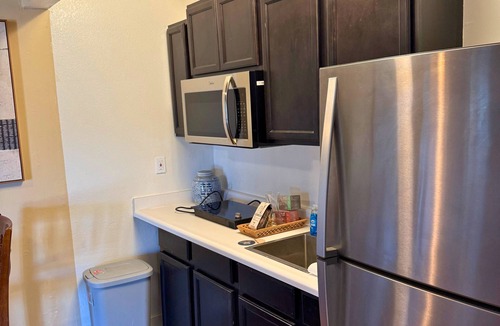 South San Gabriel House | Peaceful 1 Bedroom Retreat in Pleasant Hillside SGV