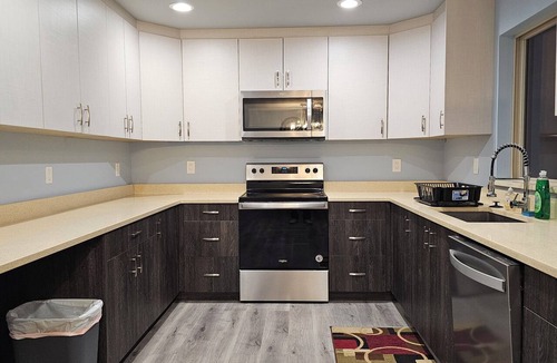 East Hill-Meridian House | Peaceful 3BR Pacific NW Home with King Bed Master