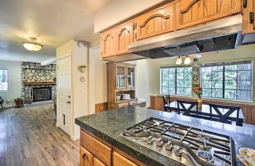 Crestline Cabin | Peaceful 5-Bedroom Cabin- 2 Miles To Lake Gregory