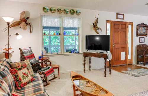 Harrison House | Peaceful Harrison Duplex w/Porch & Grill!
