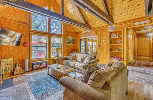 Cloudcroft House | Peaceful & Private Cloudcroft Cabin with Deck!