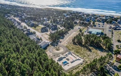 Shorepine Village House | Pelicans Nest - Meredith Lodging