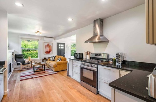North Beach/Blue Ridge Cottage | Perch - Ballard Delight: Great Ballard location! Spacious House w/parking