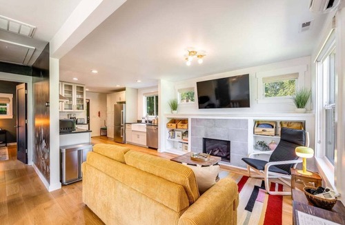 North Beach/Blue Ridge Cottage | Perch - Ballard Delight: Great Ballard location! Spacious House w/parking