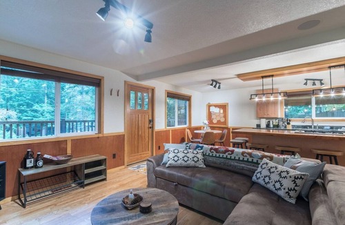 Paradise Estates Cabin | Perch - Juniper Cabin: Cozy A-Frame cabin w/hot tub