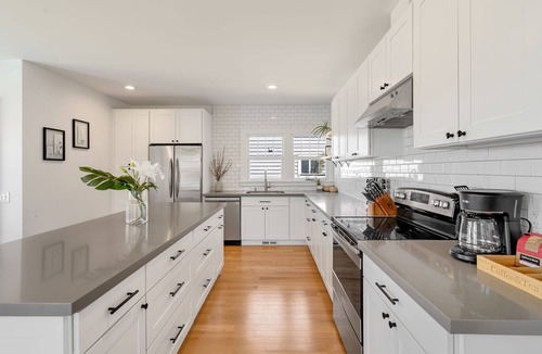 Phinney Ridge House | Perch - Phinney Ridge Vintage Charm: Enjoy Stunning Olympic Mountain Views