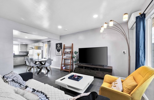 South San Gabriel House | Perfect 2-bedroom house with AC in welcoming Rosemead