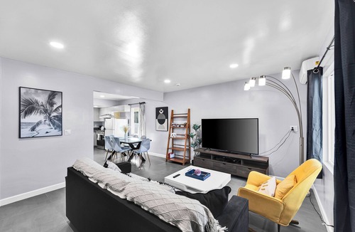 South San Gabriel House | Perfect 2-bedroom house with AC in welcoming Rosemead
