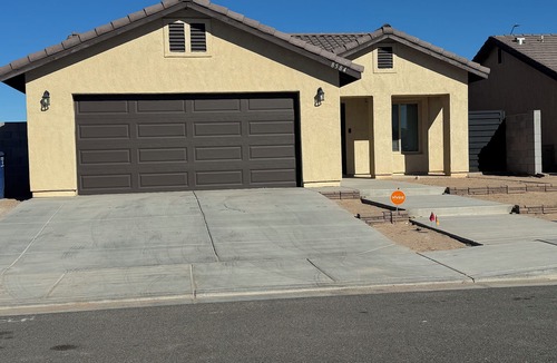 Yuma House | Perfect for Families & Groups in Fortuna Foothills