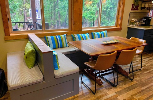 Dorrington Cabin | PERFECT HOME BASE FOR LAKES, TRAILS, SNOW SKIING!