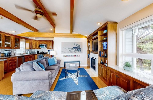 Gleneden Beach House | Perfect oceanfront beach getaway with amazing views walk to the beach