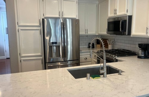 North Natomas House | Perfectly located cozy & bright 3BR near midtown