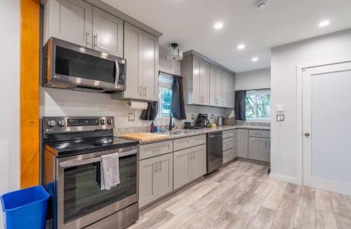 White Center House | Pet-Friendly 4BR Home Near Airport & Seattle DT