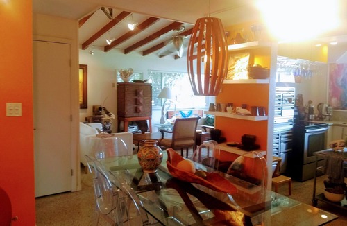 Ormond-by-the-Sea House | Pet Friendly Beachside Artist's Mid-Century Modern Bungalow