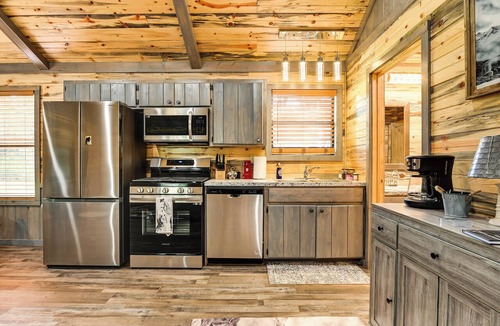Broken Bow Cabin | Pet-Friendly Broken Bow Cabin Near Lukfata Creek!