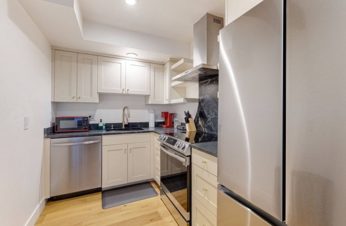 South Snyderville Basin House | Pet-friendly duplex w/mountain views, shared firepit and deck
