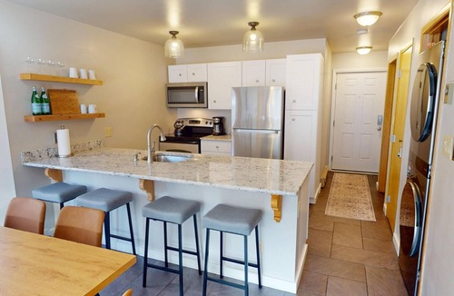 Mountain House Condo | Pet Friendly End Unit! On River Trail! Walk to Festivals, Shops, Dining