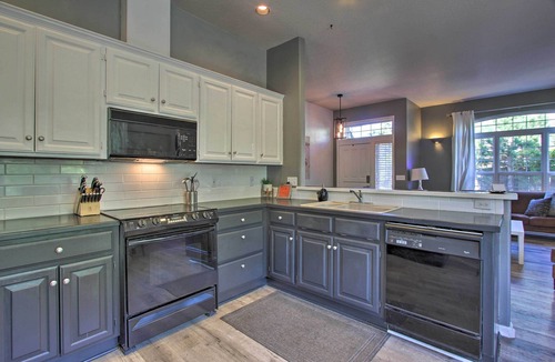 Springfield Cottage | Pet-friendly Home w/Yard, 2 Mi to Autzen Stadium