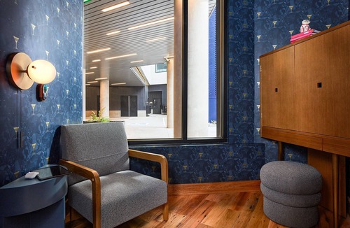 Cole Apartment | Pet Friendly + Junior Studio | Rooftop Views & Bar