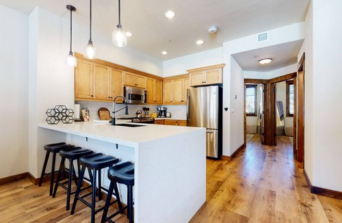 Woodwinds House | Pet-Friendly Luxury, Bright Interior, On Golf Course! Private Gas Grill