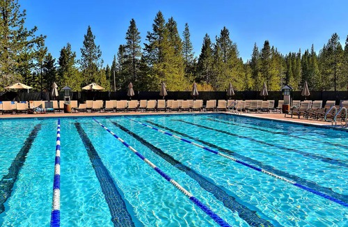 Truckee House | Pet-Friendly Mountain View Retreat | Near Lake & Trails | Rec Center Access