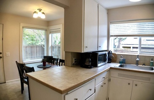 Amazon House | Pet-Friendly Orchard House: Quiet Sanctuary Blocks from UO & Hayward Field