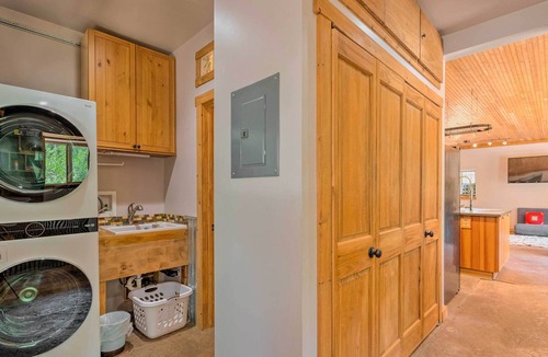 Silver Summit Cottage | Pet-Friendly Park City Escape w/ Deck & Views