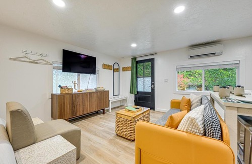 East Olympia Apartment | Pet-Friendly Studio w/Fire Pit in Olympia!