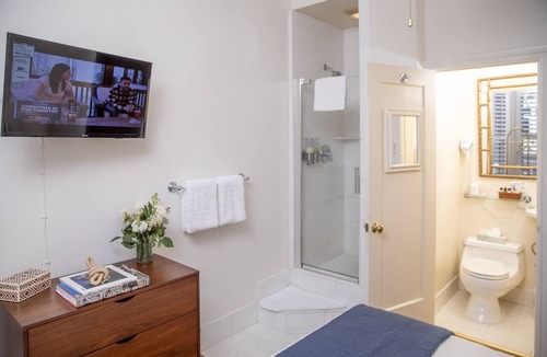 Telegraph Hill Hotel | 'Petite' Double Room with Ensuite Bathroom