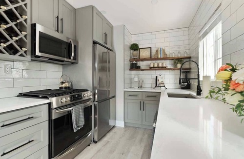 Puyallup Cottage | Petite Perfection