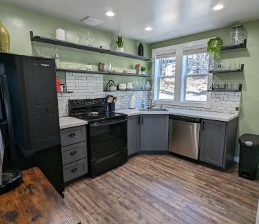 Pinetop House | Pinetop Getaway w Sunset Deck & Fire Pit Table
