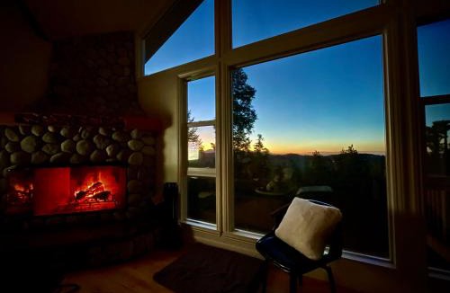Arrowhead Villas House | Pinetree Palace