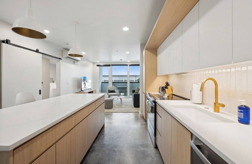 Rio Grande Apartment | Placemakr Salt Lake City Downtown, Apartments by Hilton