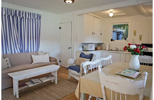 Bainbridge Island Cottage | Pleasant Beach Cottages Waterfront Bainbridge Island