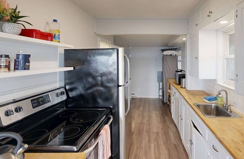 Oceanside House | Pleasant dog friendly house with panoramic views short walk to the beach
