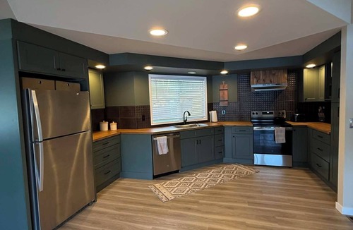 Bellingham House | PNW & PLAY @ Lake Samish