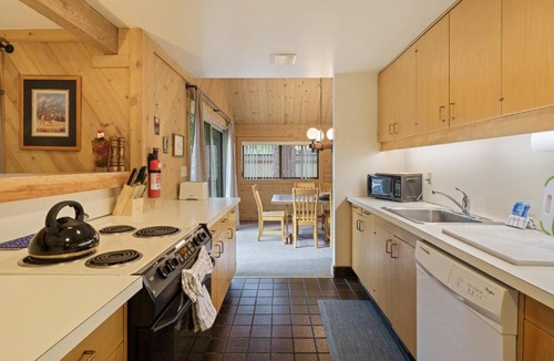 Overlook Park House | Pole House 99