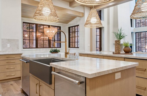 Sundance Ski Chalet | Pont de Rêves: Luxe Sundance Riverfront Chateau