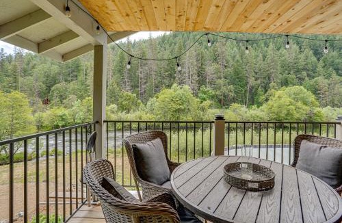 Douglas City House | Pool & Dual Decks! Modern Trinity River Retreat