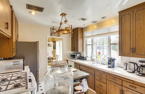 Studio City House | Pool Home < 1 Mi to Universal & 26 Mi to Stadium