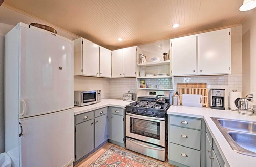 Adelma Beach Cottage | Port Townsend Cottage Near Wineries & Golf