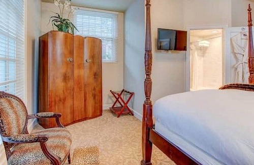 Irvington House | Portland's White House Carriage House