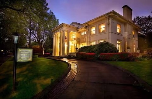 Irvington Bed & Breakfast | Portland's White House Bed & Breakfast - The Jack & Jackie Room